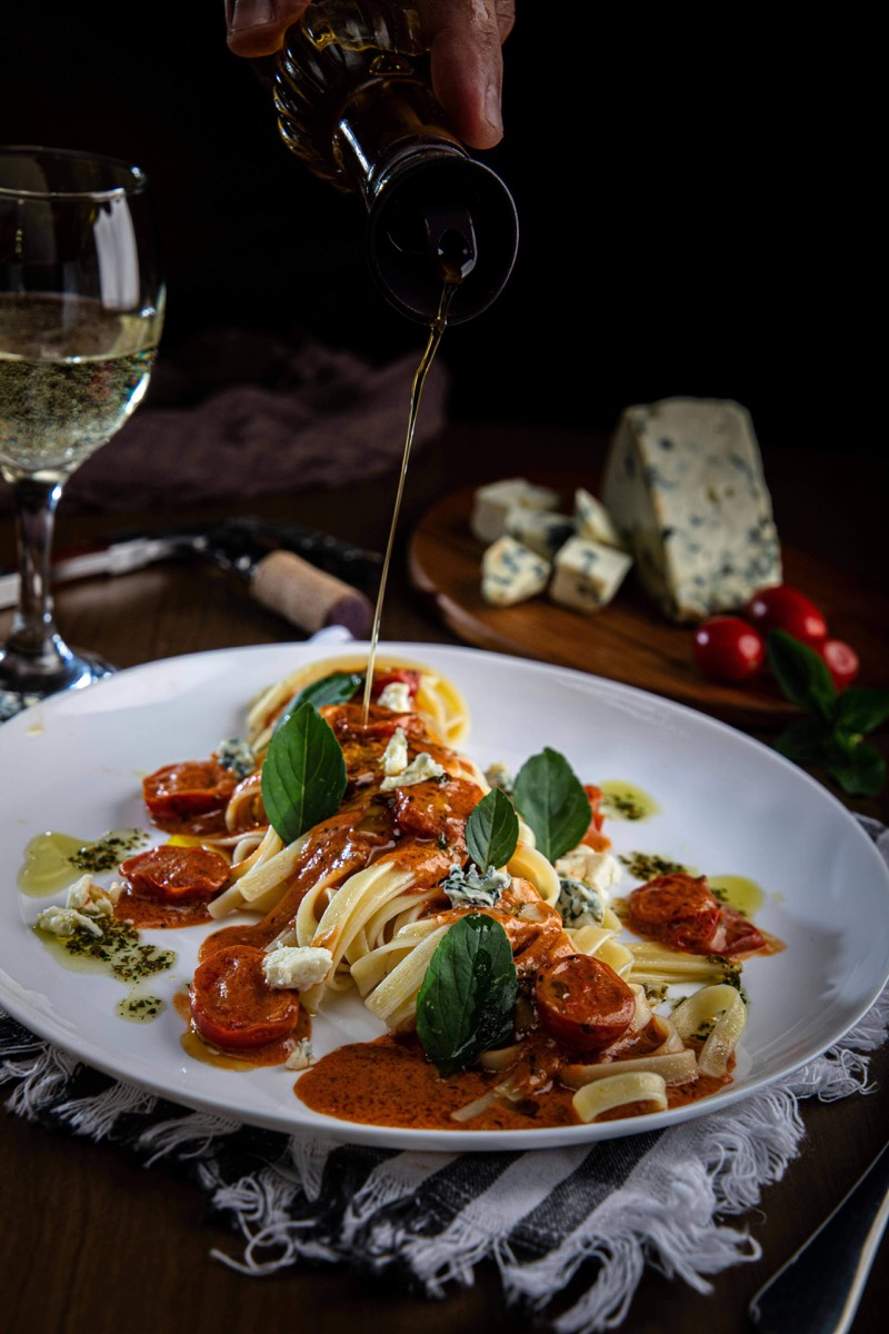Jantar especial com vinho em restaurante italiano